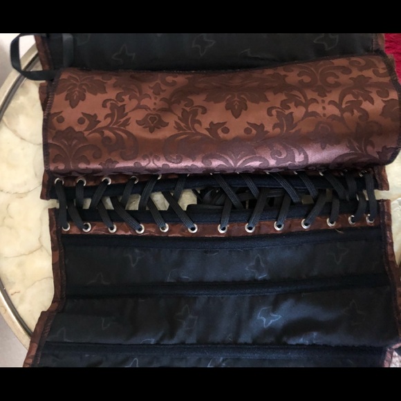 NWTO Women’s detailed satin zip front corset. - Picture 7 of 7